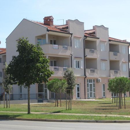 Apartments Nautica Novigrad  Luaran gambar