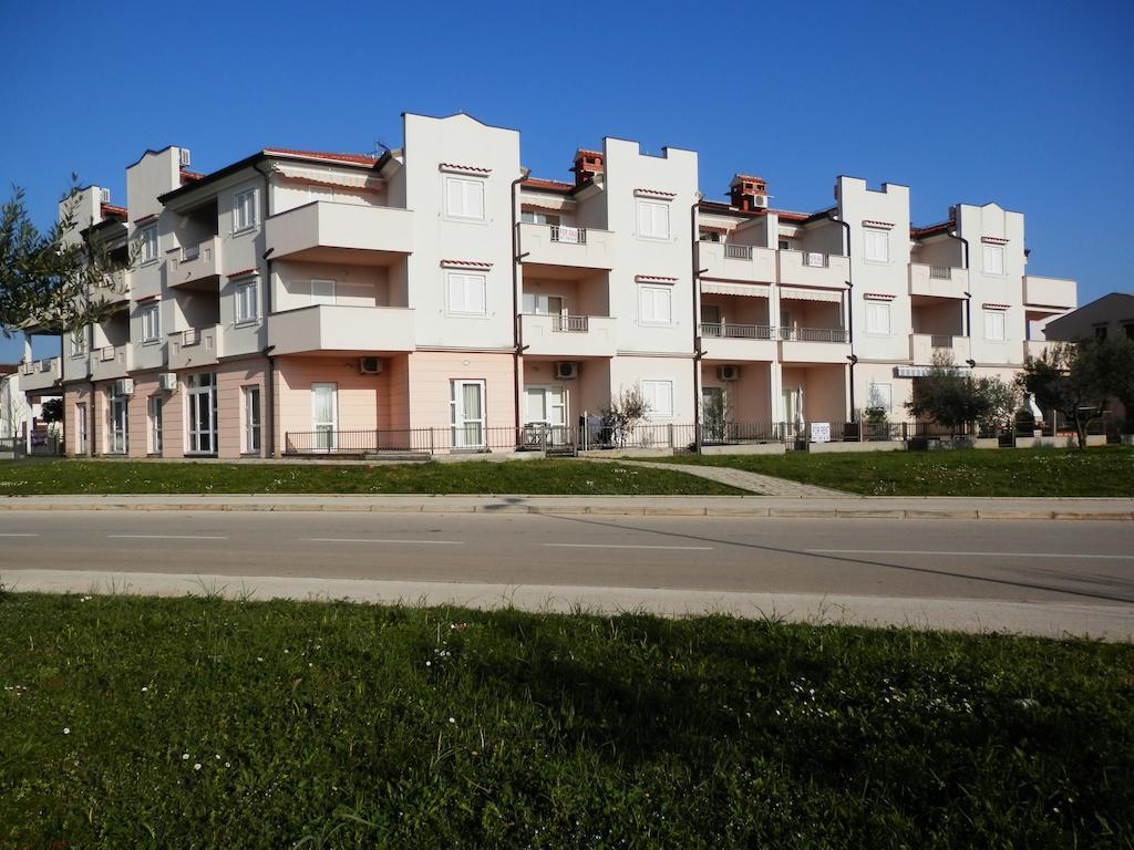 Apartments Nautica Novigrad  Luaran gambar
