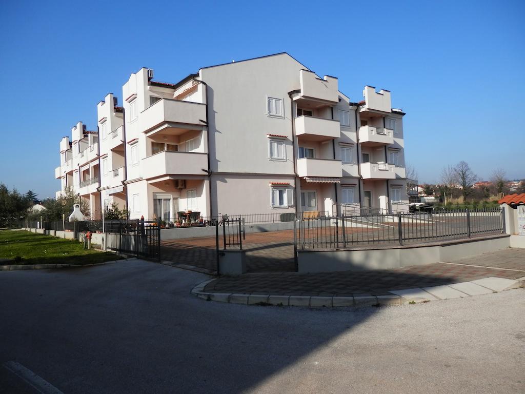 Apartments Nautica Novigrad  Luaran gambar