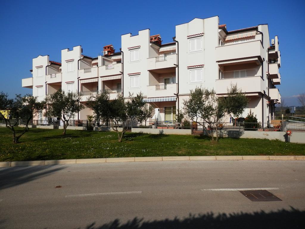 Apartments Nautica Novigrad  Luaran gambar